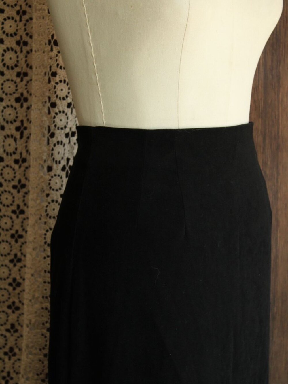 Vintage 1980s 1990s Pencil Skirt, Briggs Black Faux Suede, Size 10 - Picture 3 of 10